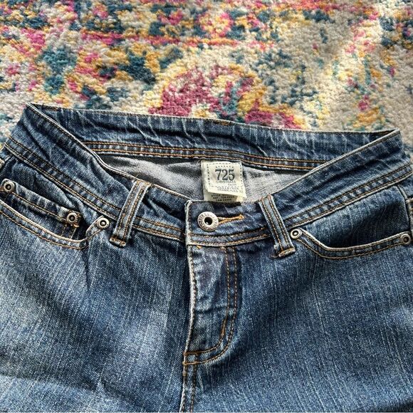 Most beautiful pair of mid rise flared dark wash y2k jeans - Picture 2 of 4